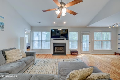1414KellumCourt-16