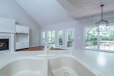 Kitchen:Living Room