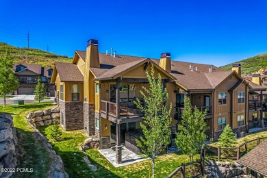 2_Aerial-Exterior_1800x1200_3887580