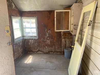 113 Q St, Taft, CA 93268 - photo 5