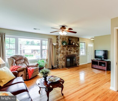 5807 Hanna Rd, Sykesville, MD 21784 - photo 4