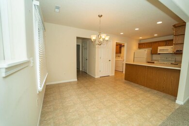 912 Heatherwood Ln, Ossian, IN 46777 - photo 7