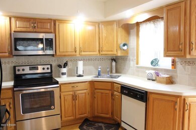 17 Oak Ln, Hawley, PA 18428 - photo 5