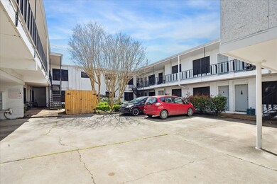 1645 W Main St unit 11, Houston, TX 77006 - photo 3