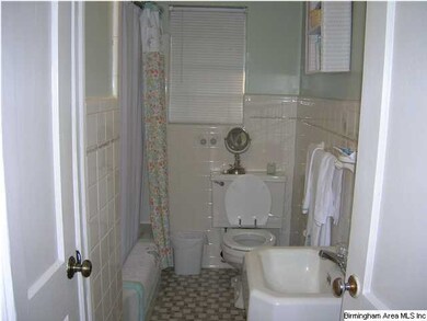 FULL BATHROOM
