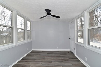 19802 Wickfield Ave, Warrensville Heights, OH 44122 - photo 7