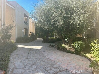 18307 Burbank Blvd, Tarzana, CA 91356 - photo 3