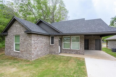 920 W Day St, Denison, TX 75020 - photo 3