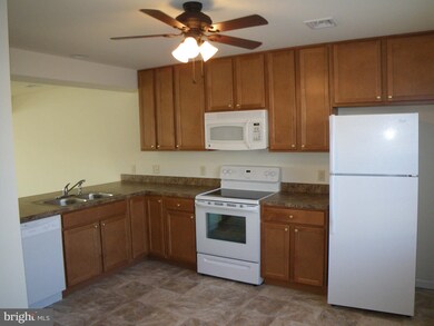 452 Lantern Ln, Chambersburg, PA 17201 - photo 2