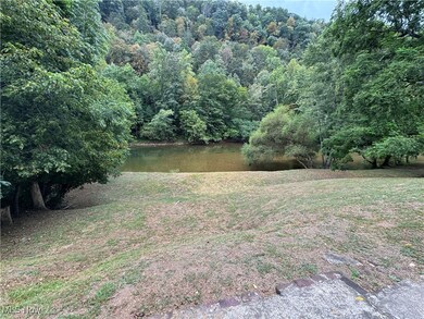 385 Center St, Clay, WV 25043 - photo 6