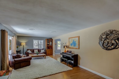 5554 Shamrock Ln, Fitchburg, WI 53711 - photo 3