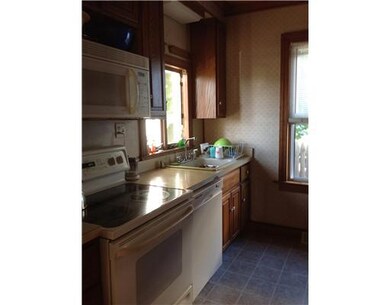 556 Bernon St, Woonsocket, RI 02895 - photo 3