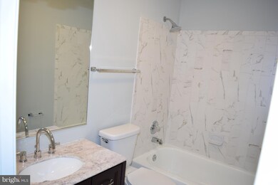 5717 Mayfair Manor Dr, Rockville, MD 20852 - photo 5