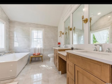 37 Old Farm Rd, Levittown, NY 11756 - photo 6