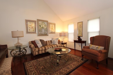 611 Banningway Dr, Columbus, OH 43213 - photo 2