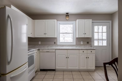 39-Unit 2 Kitchen (1 of 5)