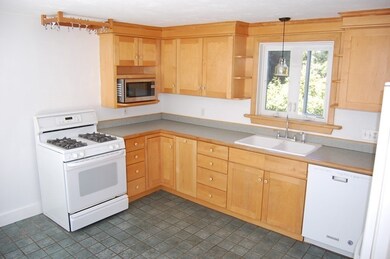 414 Central St, Holliston, MA 01746 - photo 2