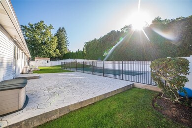 10 Sprague St, Greenville, RI 02828 - photo 5