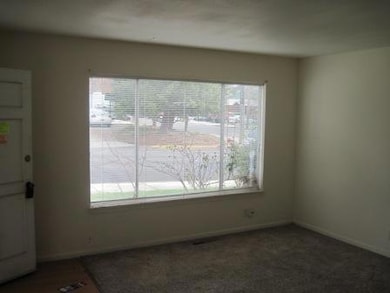 704 NE Beacon Dr, Grants Pass, OR 97526 - photo 5