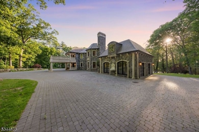 105 Chestnut Ridge Rd, Saddle River, NJ 07458 - photo 3