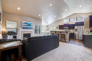 2724 SW 47th St, Redmond, OR 97756 - photo 5