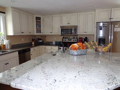 11 Belgian Dr, Seabrook, NH 03874 - photo 4