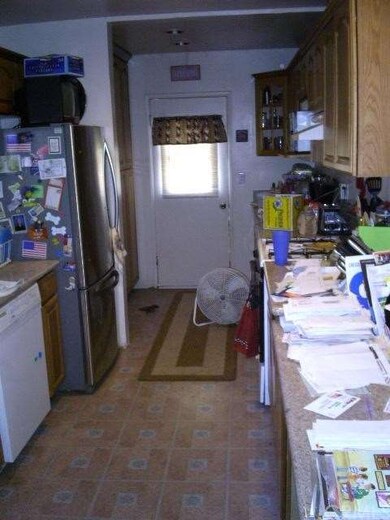 Gally Style Kitchen lots of counter spacebb