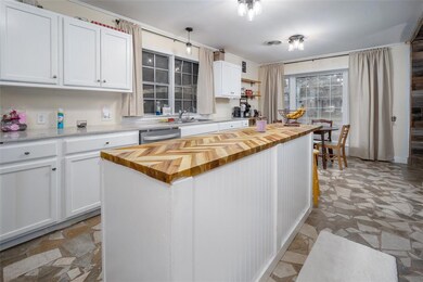 3126 Chisholm Trail, Enid, OK 73701 - photo 5