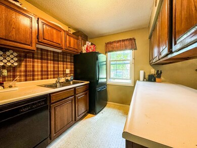 107 Twin Oaks Terrace, South Burlington, VT 05403 - photo 7