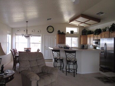 Breakfast bar/kitchen