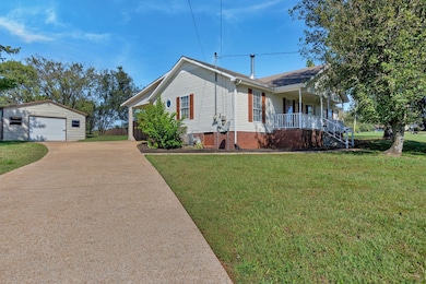 103 Saint Margarett Cir, Columbia, TN 38401 - photo 2