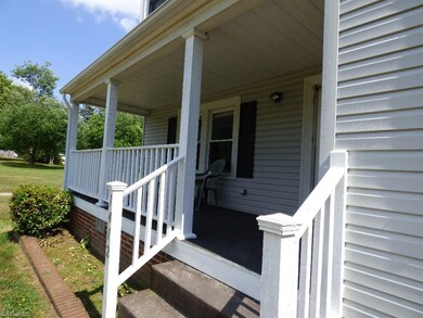 1412 E Fairfield Rd, High Point, NC 27263 - photo 2