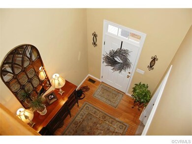 BEAUTIFUL OPEN FOYER!