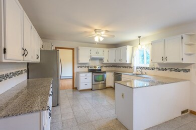 2 Wintergreen Cir, Amherst, MA 01002 - photo 4