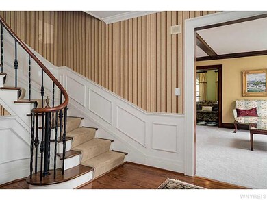 Foyer.