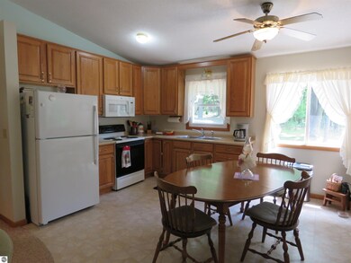 121 W Ridge Cir, Leroy, MI 49655 - photo 3