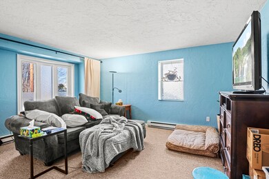 9 Charlton St, Oxford, MA 01540 - photo 4