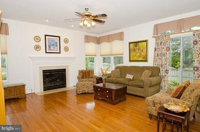 7622 Seabrook Ln, Springfield, VA 22153 - photo 5