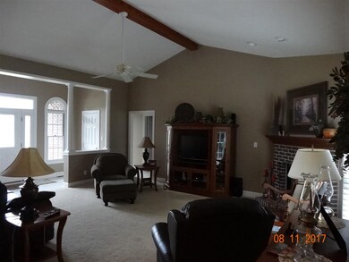 LIVING RM