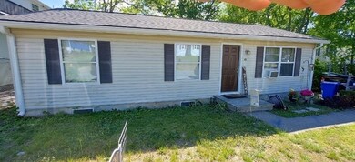 40 Vincent St, Whitman, MA 02382 - photo 2