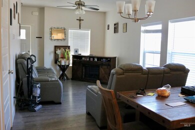 286 / 288 Ave a, Wendell, ID 83355 - photo 5