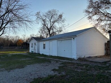1517 Housatonic St, Burlington, KS 66839 - photo 7