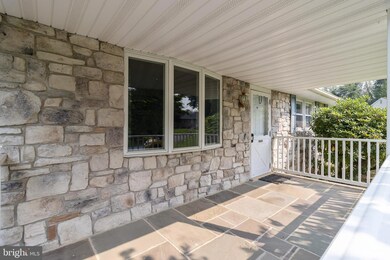 6219 E Hemlock Dr, Sykesville, MD 21784 - photo 5