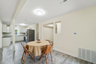 Kitchen : Dining