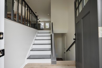 3027 Kilcullen Dr, Columbus, OH 43221 - photo 4