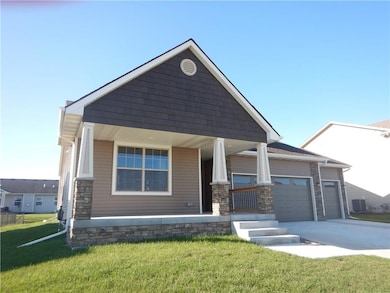 9558 Alderwood Dr, West Des Moines, IA 50266 - photo 2