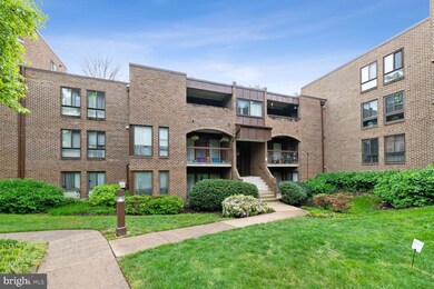 11220 Chestnut Grove Square unit 322, Reston, VA 20190 - photo 2