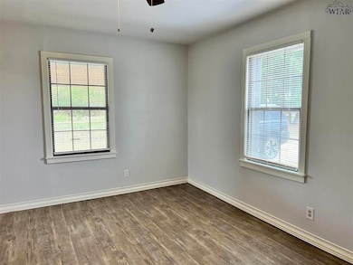 202 Fm 367 E, Iowa Park, TX 76367 - photo 4