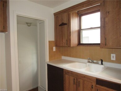 16815 Maple Heights Blvd, Maple Heights, OH 44137 - photo 5