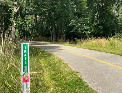 213 Pine Tree Ln, La Grange Park, IL 60526 - photo 4